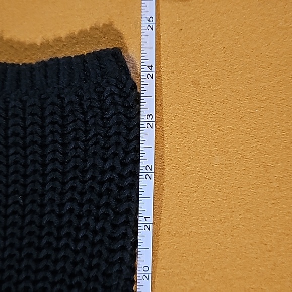 H&M sweater - Picture 8 of 8